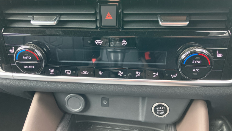 Nissan Qashqai 1.3 DiG-T MH Tekna 5dr Petrol Hatchback